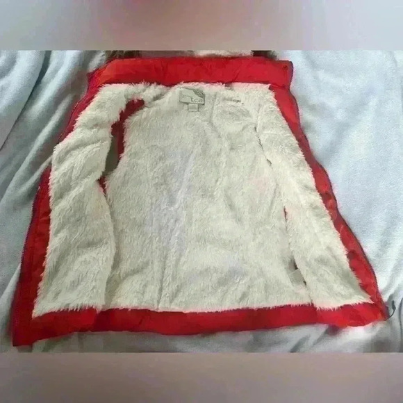 GreenTea Red Faux Fur Puffer Vest size Small - Picture 3 of 11